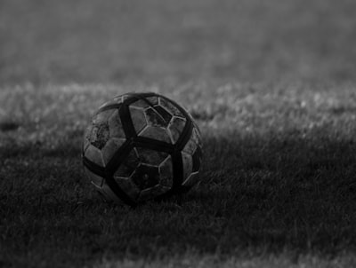 برشلونة يعرض 4 لاعبين لاستعادة نيمار من باريس سان جيرمان